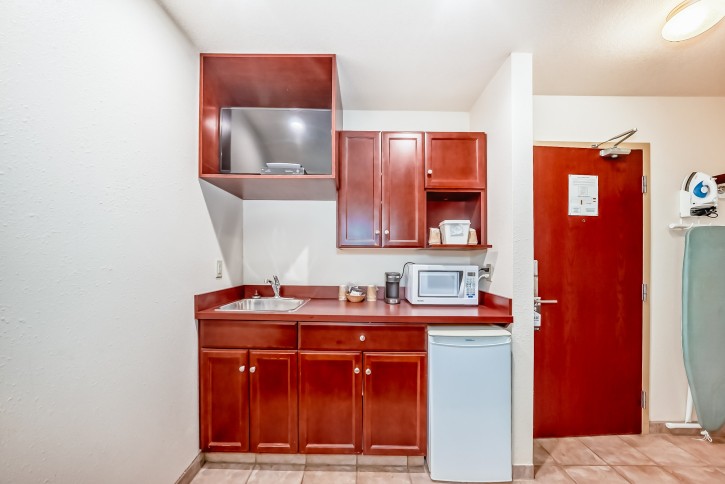 grande cache inn & suites executive business suite queen with pullout