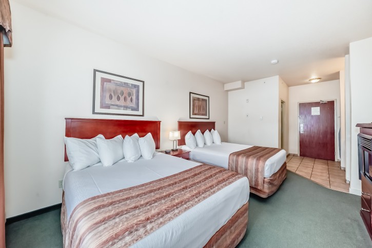 grande cache inn & suites standard double queen room
