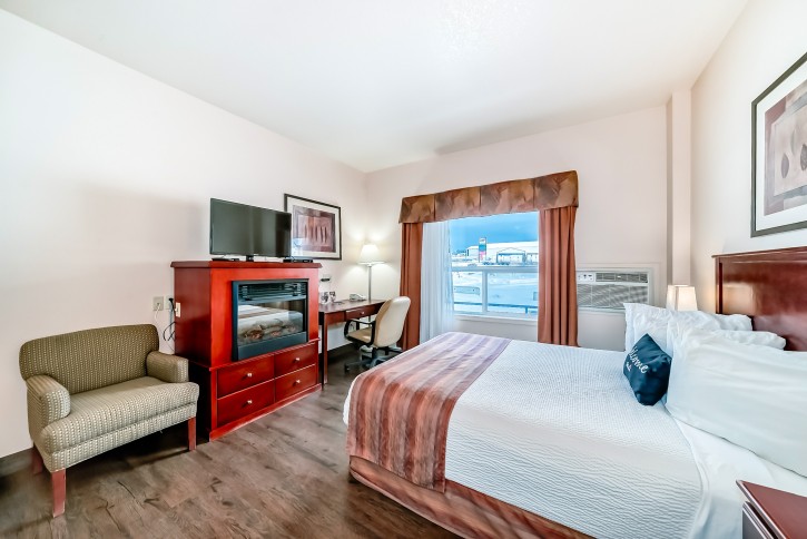 grande cache inn & suites standard single queen room
