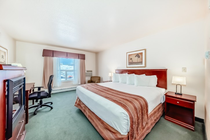 grande cache inn & suites king executive room