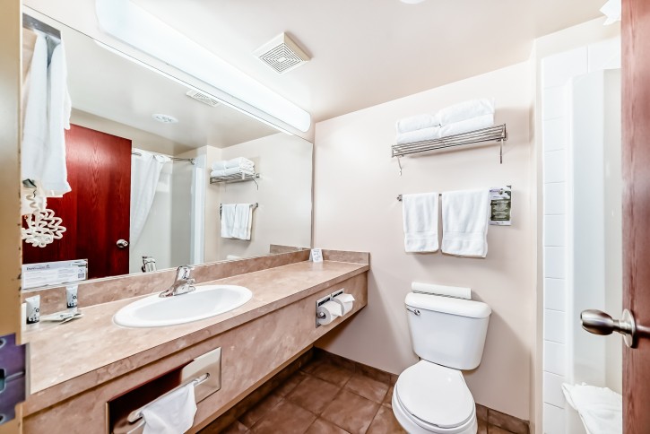 grande cache inn & suites king executive room