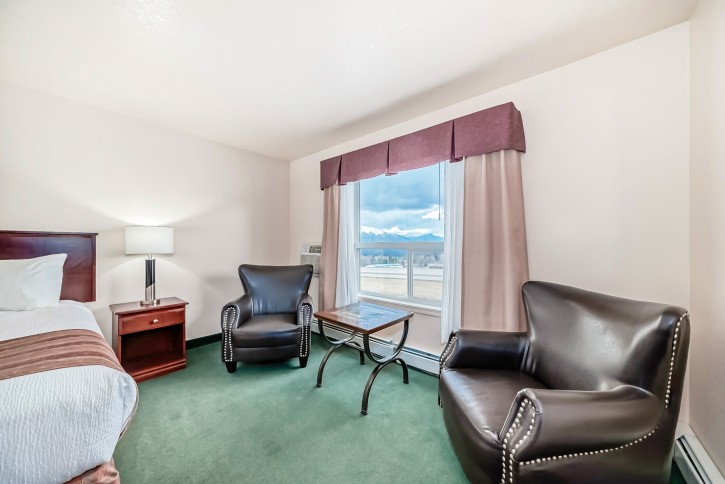 grande cache inn & suites king jacuzzi executive room