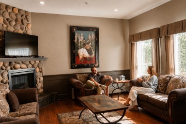 grande cache inn & suites lobby