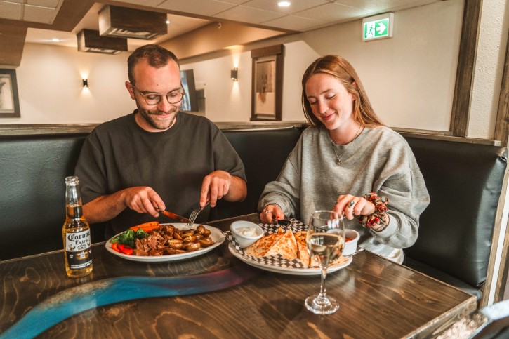 grande cache inn dining